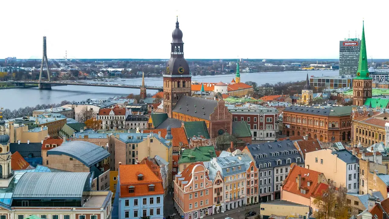 Ryga: Bezpieczne miasto? Poznaj fakty i unikaj zagrożeń