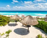 Kiedy jechać do Cancun? Pogoda, ceny, glony wybierz idealnie!