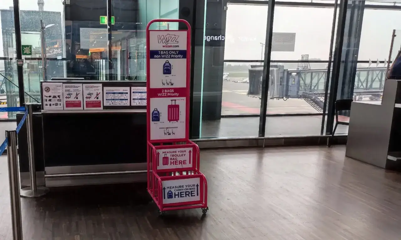 Wizzair bagaż podręczny: sprawdź wymiary walizki i plecaka. Tu zmierzysz swój bagaż podręczny.